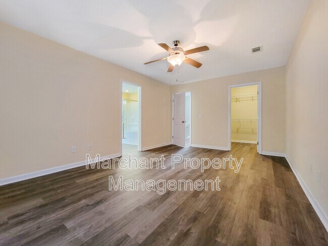 Building Photo - 4 Wisner Ct