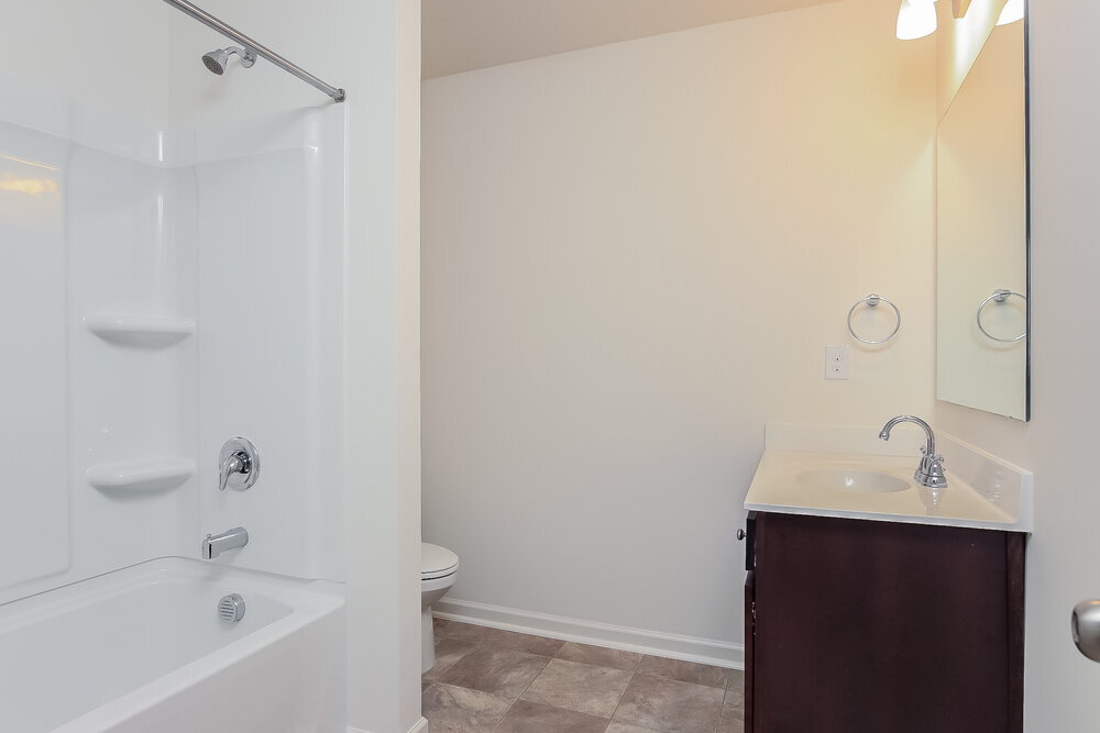 Building Photo - 559 Green Willow Cir