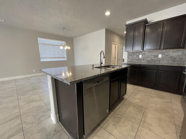 Building Photo - 6713 Delgado Way NE