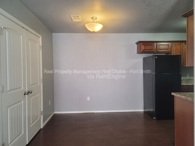 Building Photo - 2021 Ingalls Ln