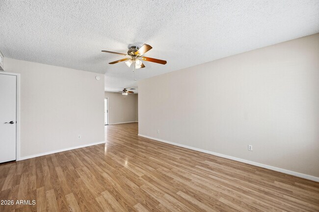 Building Photo - 2216 W Straford Dr