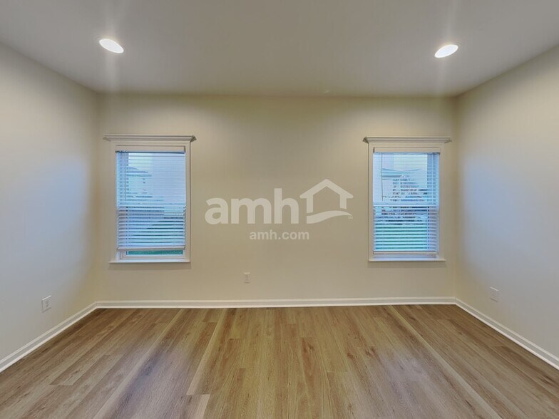 Building Photo - 524 Corbel Dr