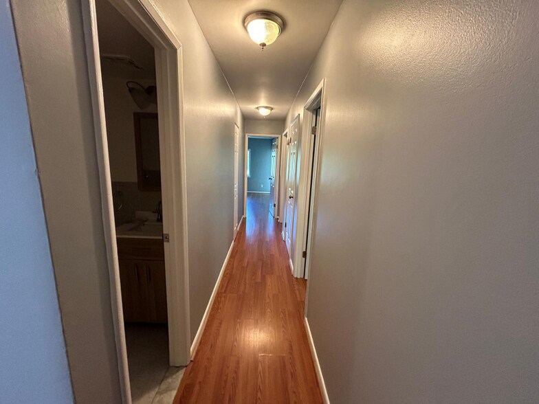 Building Photo - 6001 Majors Ln