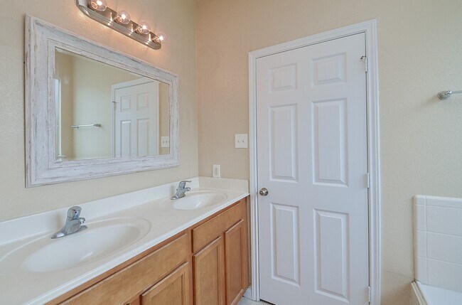 Building Photo - 4127 Chablis Ridge Ct