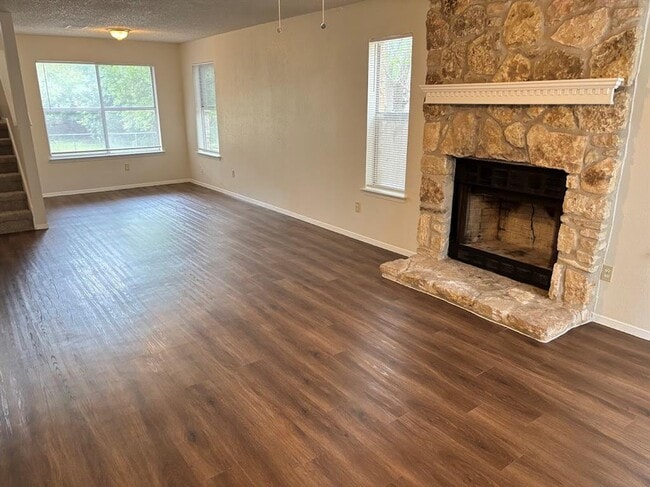 Building Photo - 701 Fairchild Dr