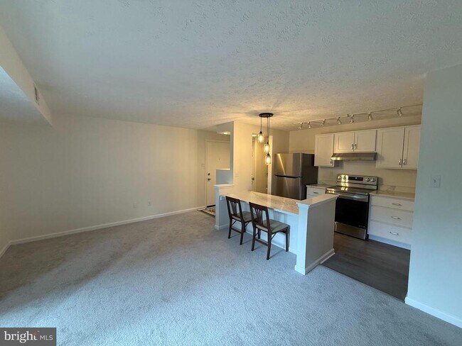 Building Photo - 12205 Peach Crest Dr