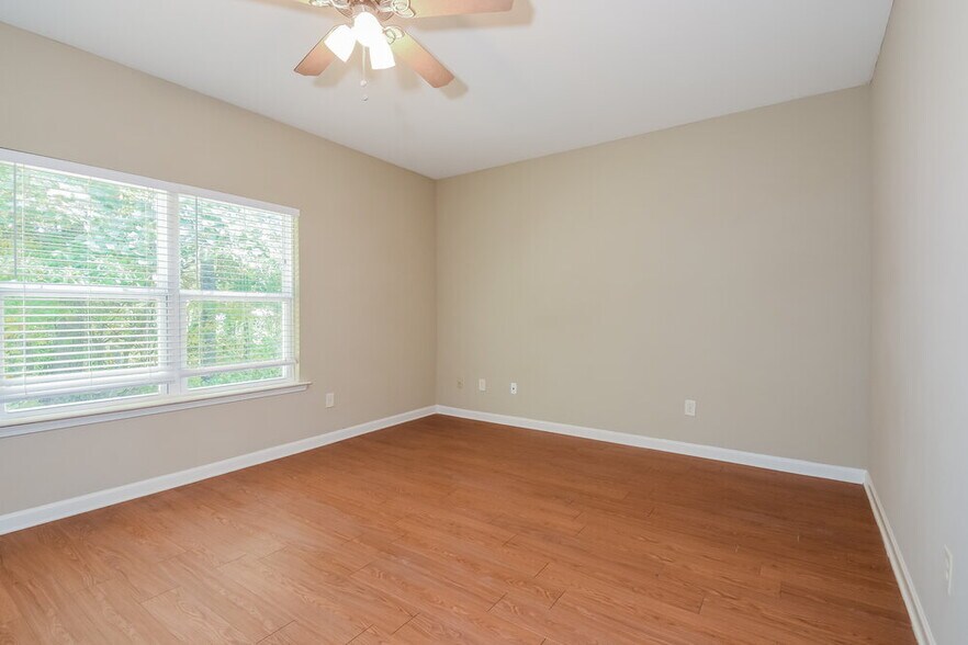 Building Photo - 504 Hill Crest Cir