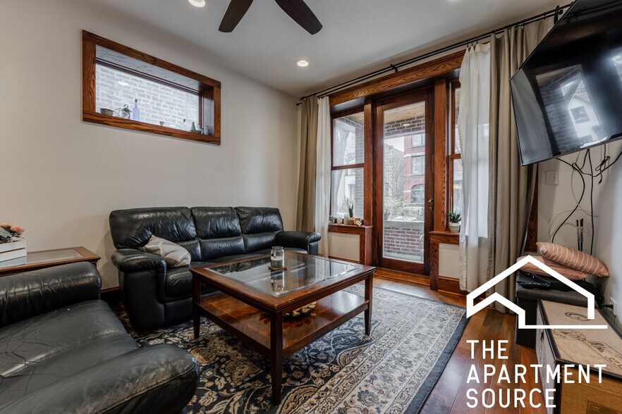 Building Photo - 1019 W Oakdale Ave