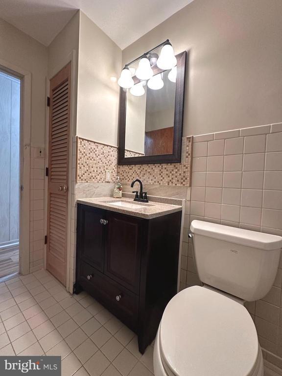 Building Photo - 42 Bismarck Ave