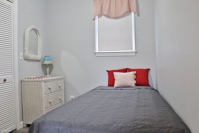 Building Photo - 2 br, 1 bath House - ACADEMIC RENTAL SEPT ...