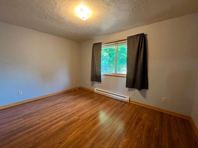 Building Photo - howad01