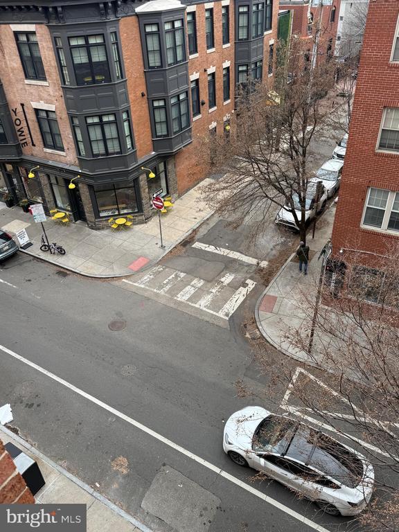 Building Photo - 200 Lombard St