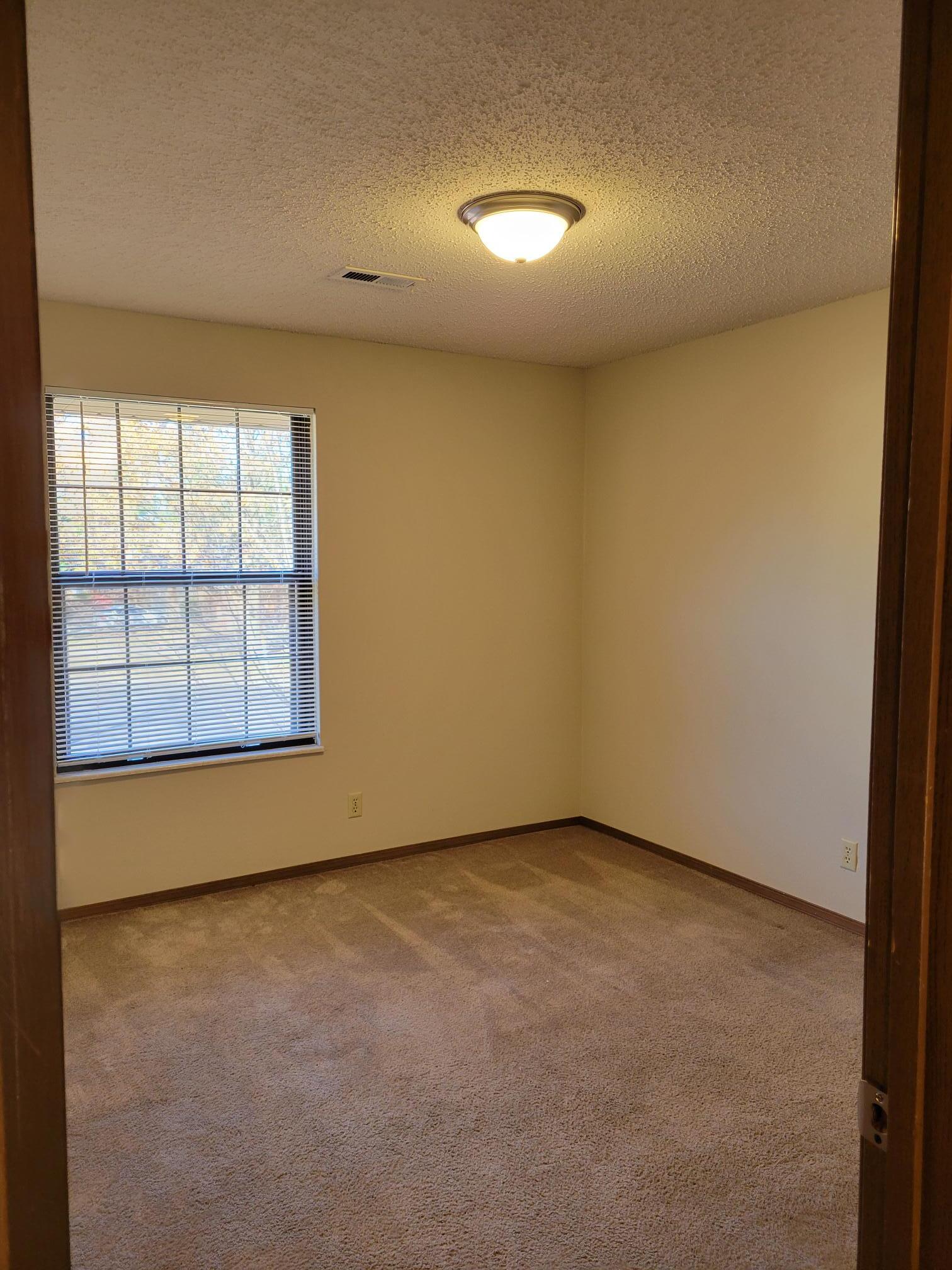 Building Photo - 3 Quail Hollow Ct