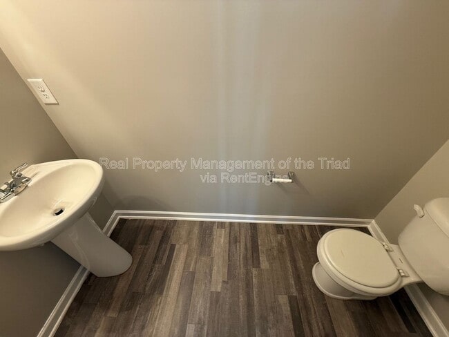 Building Photo - 3801 Miller Dr