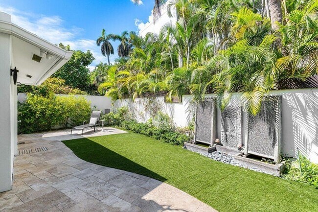 Building Photo - 6130 Ridge Ln