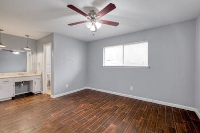 Building Photo - QUAIL CREEK WEST HOME