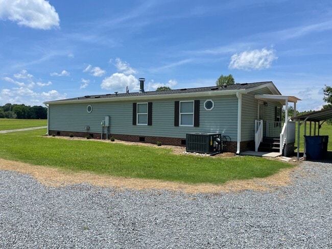 Building Photo - Beautiful 3 Bed, 2.5 Bath Home located in ...