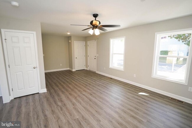 Building Photo - 621 Cedar St