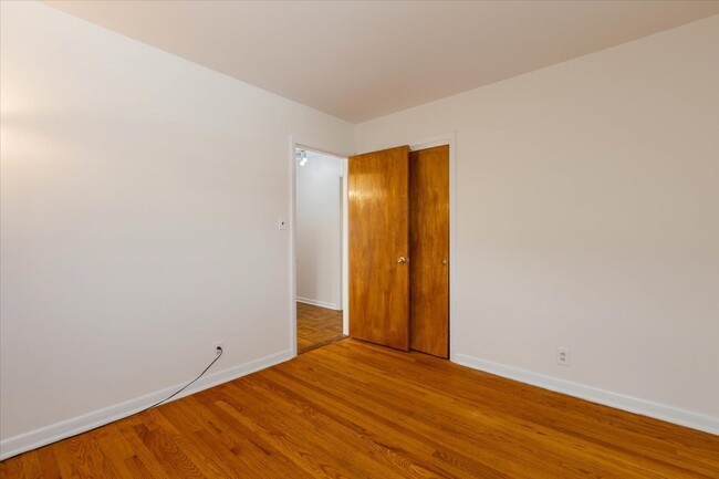 Building Photo - 4538 Dempster St