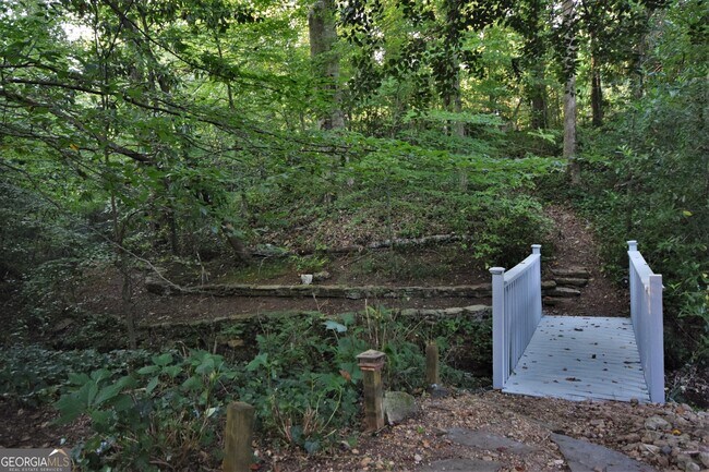 Building Photo - 2535 Melinda Dr NE