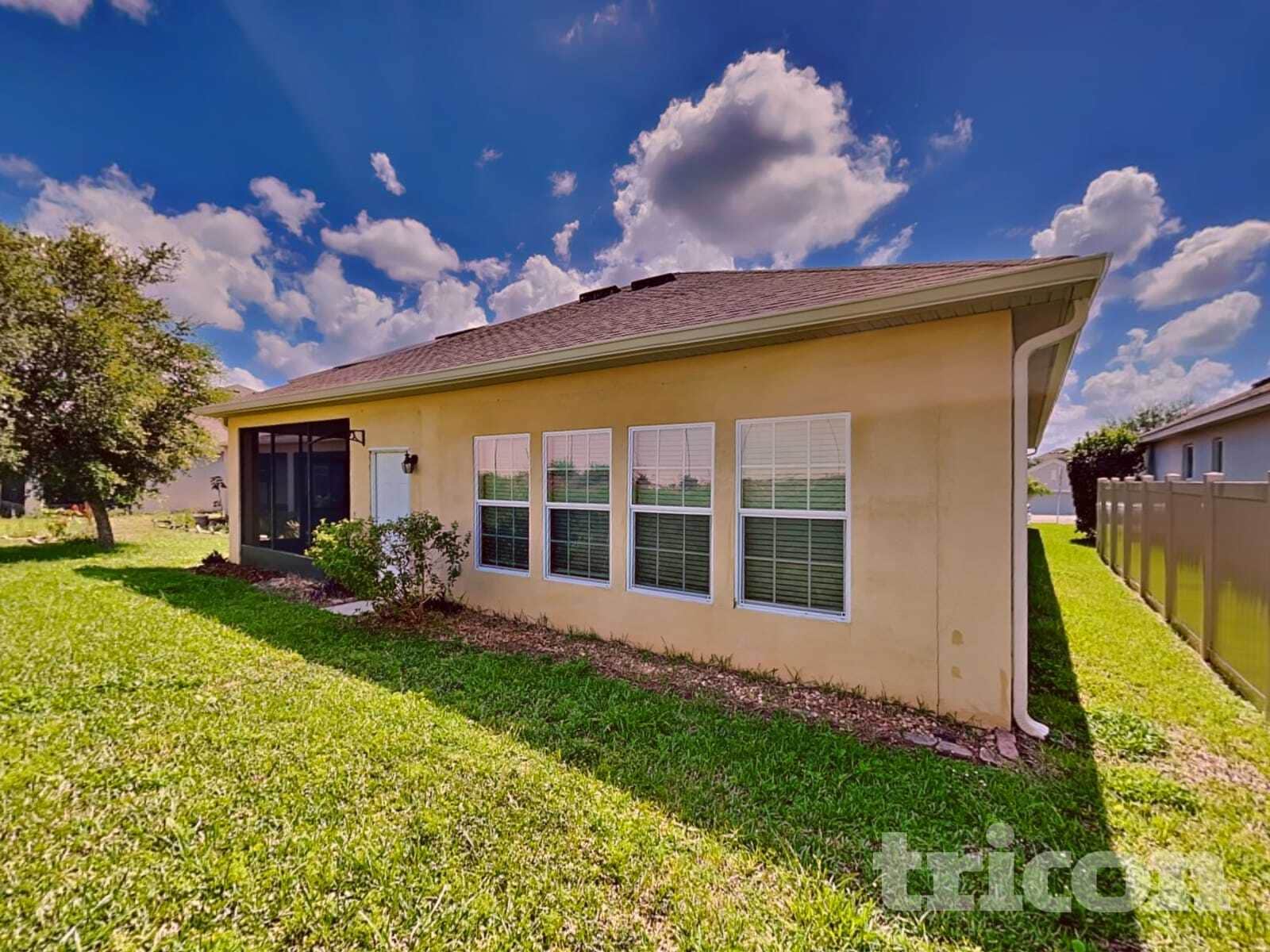 Building Photo - 2361 Sanderling St