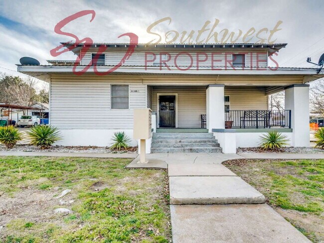 Building Photo - Absolutely gorgeous 1 bedroom 1 bath boutique style living