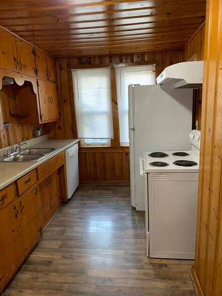 Building Photo - 411 E Harrison Ave