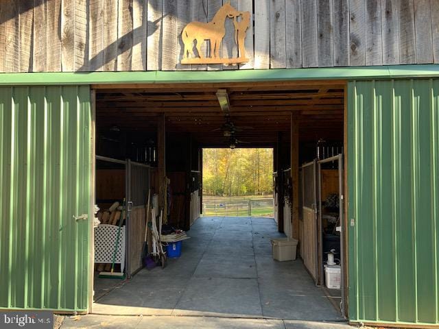 Building Photo - 24900 Fox Run Ln