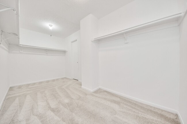 Building Photo - 15534 Weldon Dr
