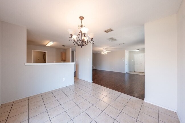 Building Photo - 520 Lewis Canyon Ln