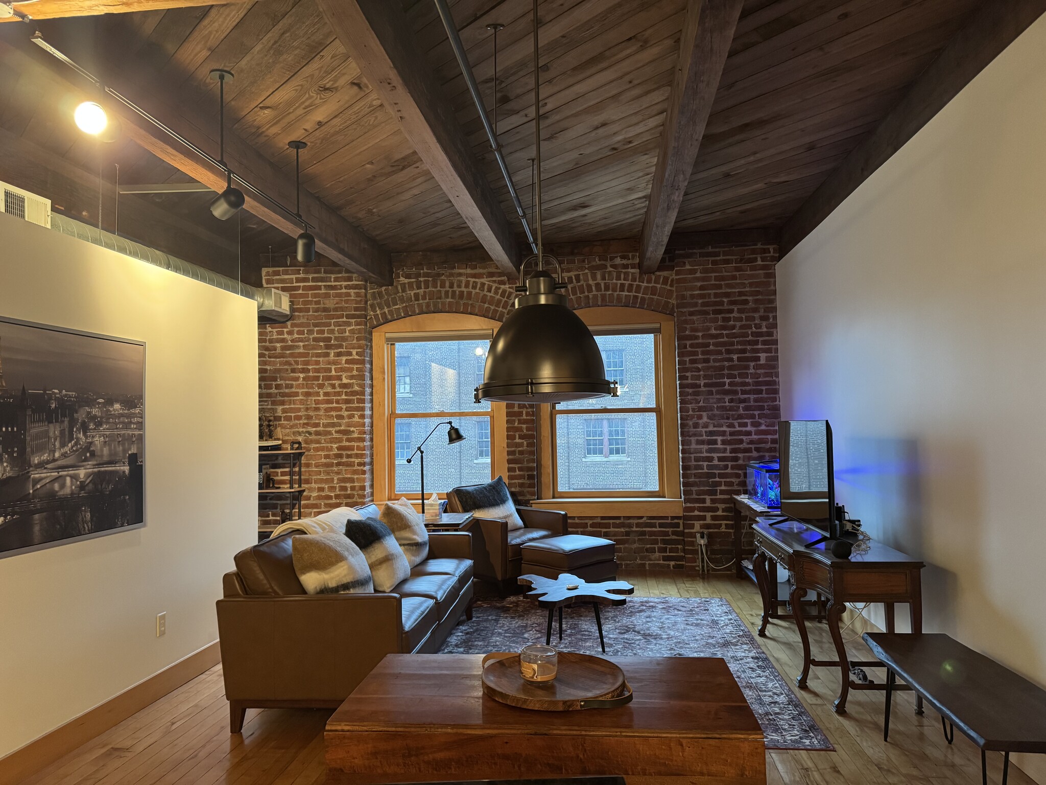 Building Photo - 105 S 9th St