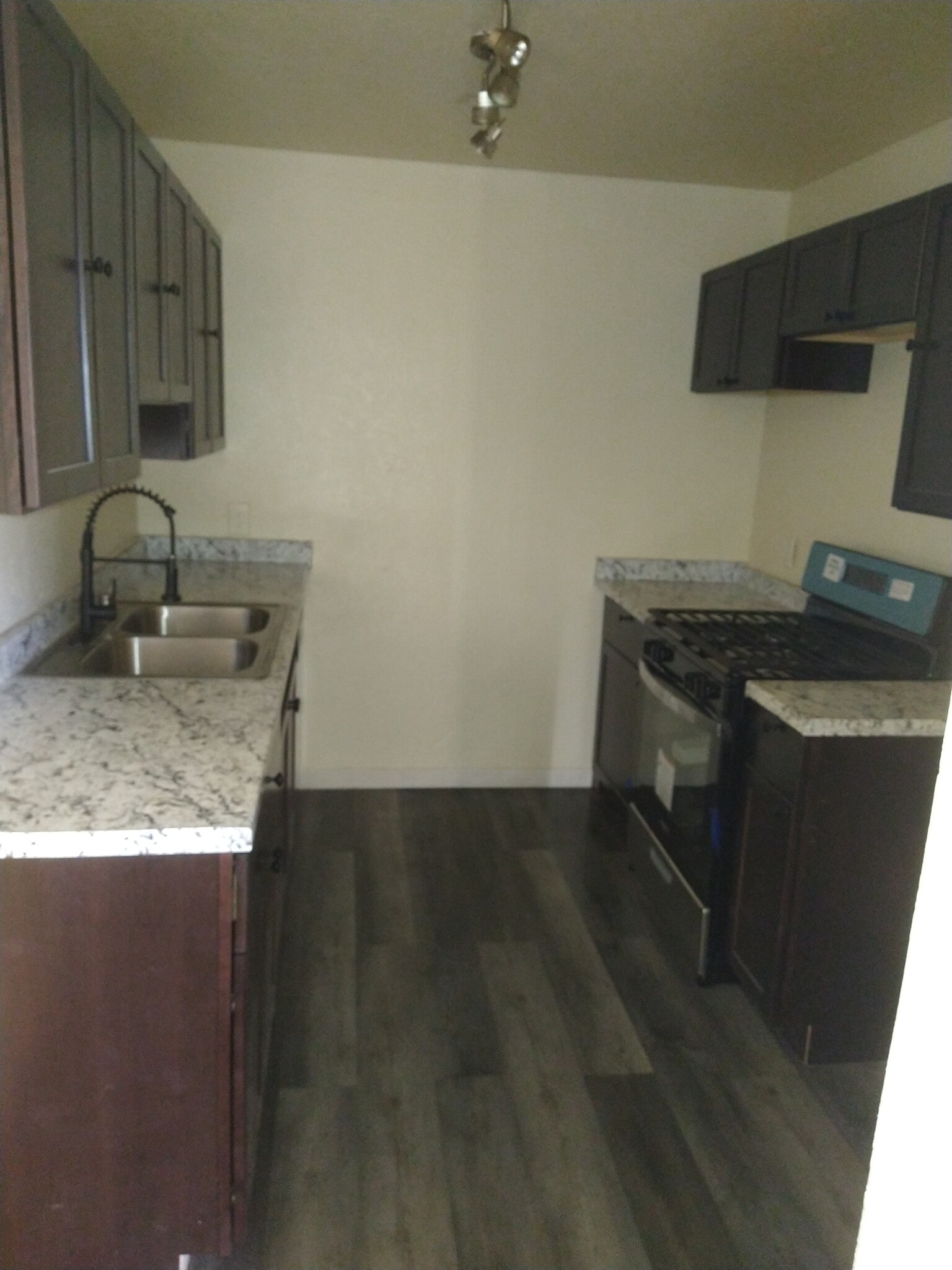 Building Photo - 430 N Chester Ave