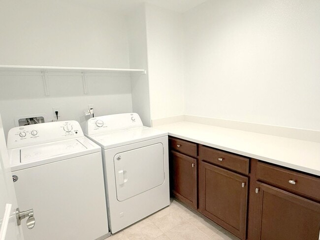 Building Photo - Beautifully Upgraded Contemporary Home in Wallis Ranch ! Close to Quarry Lane School !