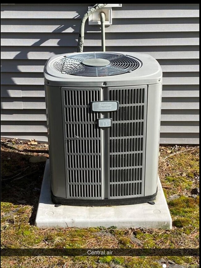 Building Photo - 99 Brittany Farms Rd