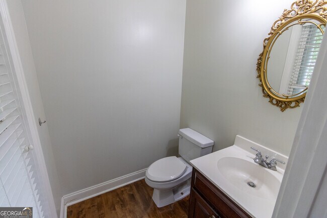 Building Photo - 906 Monarch Cir