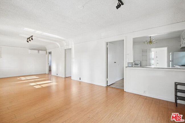 Building Photo - 1238 N Gardner St