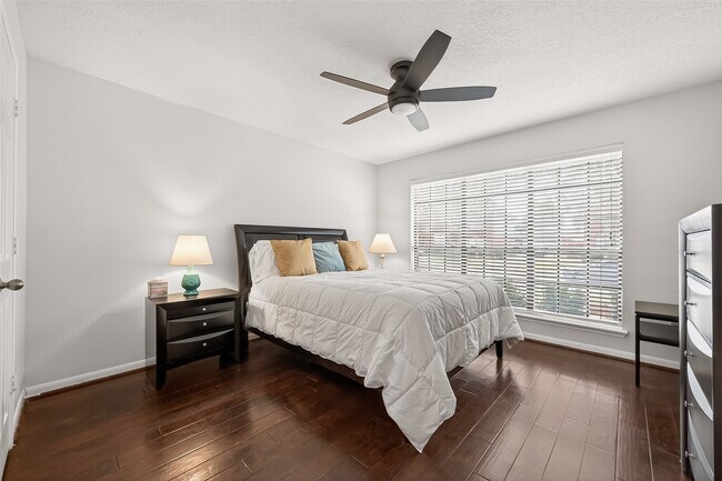 Building Photo - 18526 Fawn Run Ln