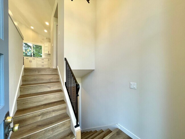 Building Photo - 12903 NE 76th St