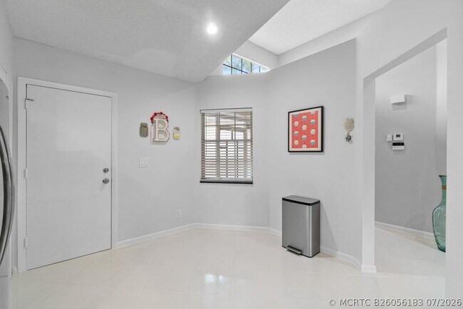 Building Photo - 7916 Coral Pointe Dr