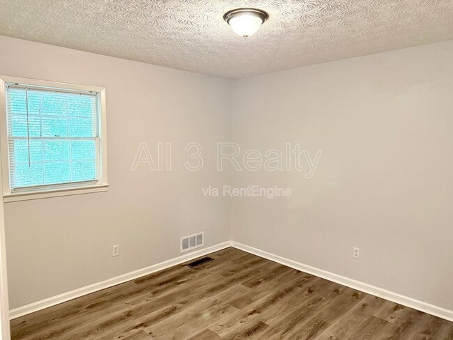 Building Photo - 88 Church St