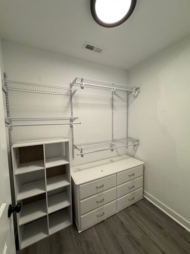 Building Photo - Holly Ridge