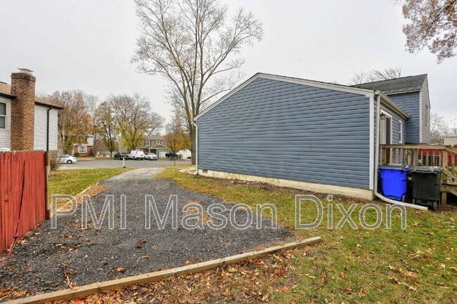 Building Photo - 9321 Kenbrooke Ct