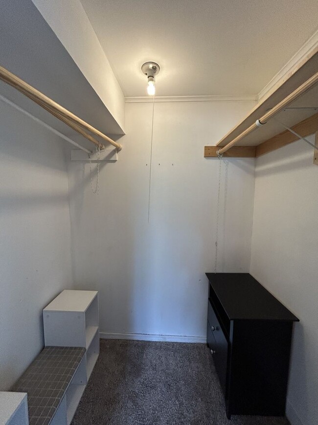 Building Photo - Absolutely Adorable 3br/1ba House - PERFEC...