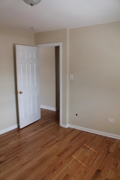 Building Photo - 18003 Greenview Terrace