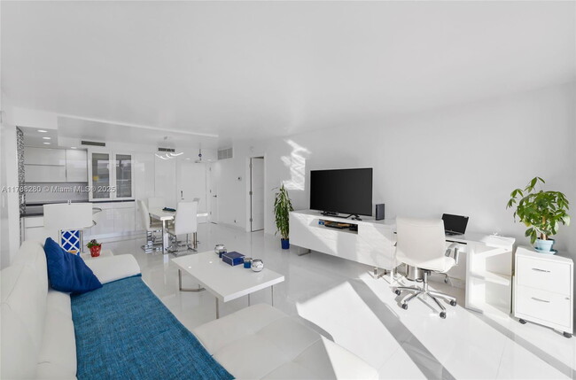 Building Photo - 3031 N Ocean Blvd