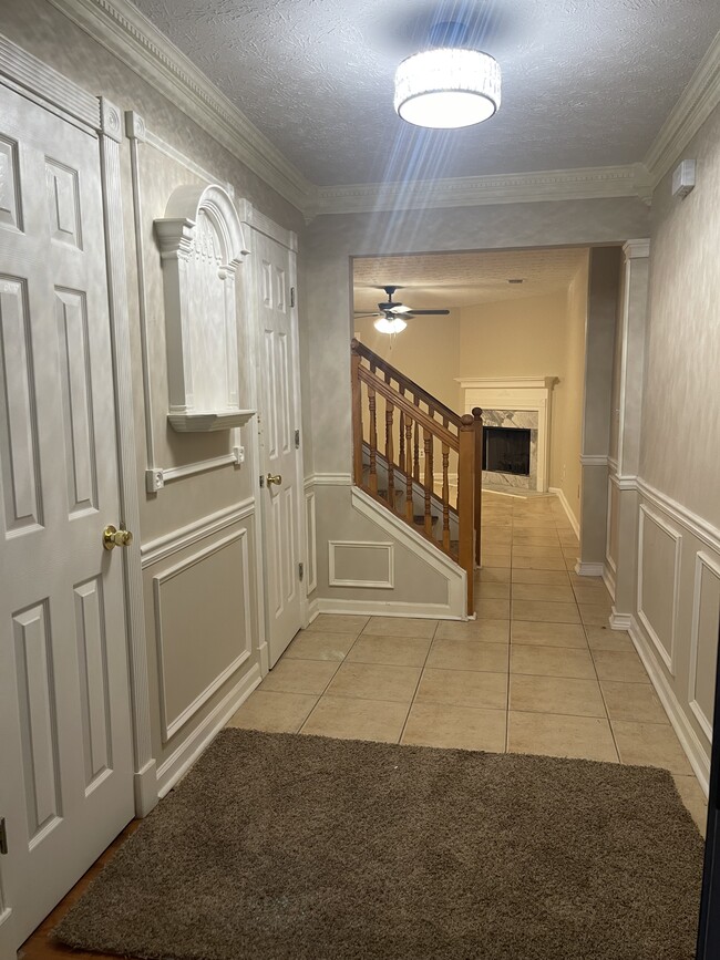 Building Photo - 5669 Wind Gate Ln