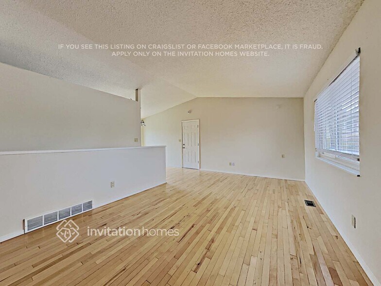 Building Photo - 7210 Shavano Ct