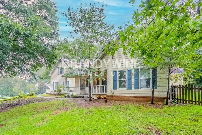 Building Photo - 205 Oak Shores Dr