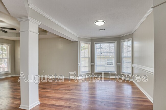 Building Photo - 2051 Sylvan Lake Dr