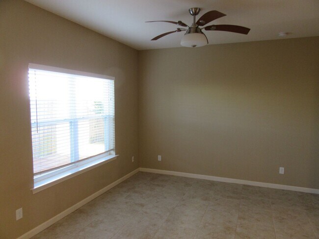 Building Photo - 2407 Astrid Ln